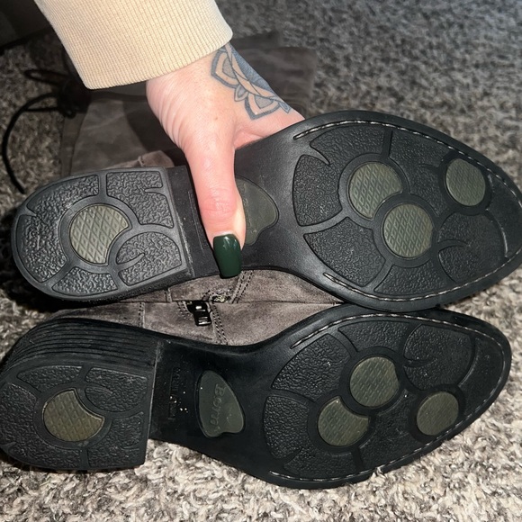 Born leather sued knee high boot. - Picture 5 of 6